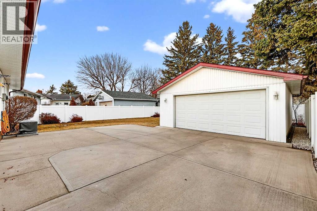 Single Family House Bungalow for Sale in  Lysander Drive SE Ogden Calgary 