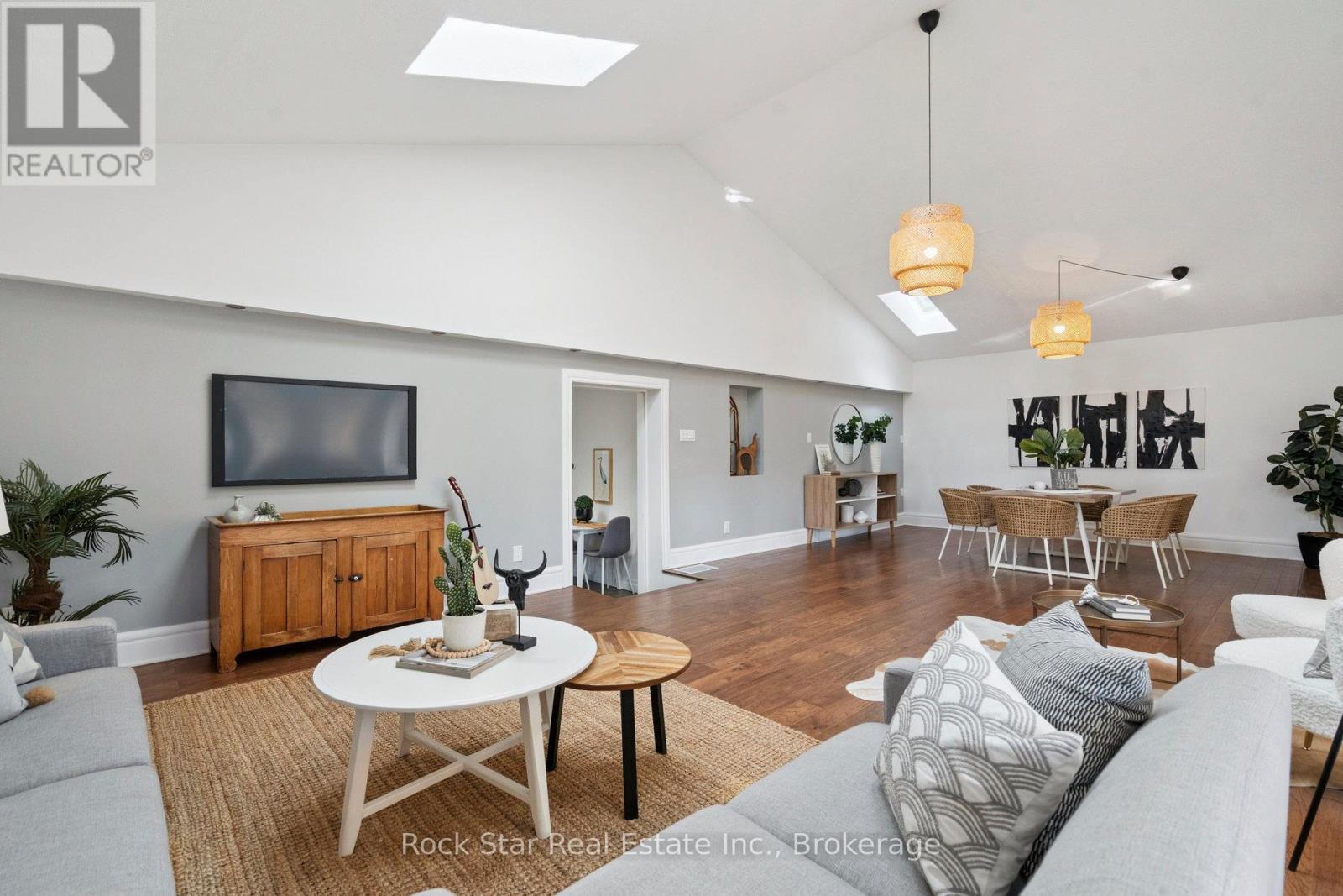 Single Family House for Sale in  ROSEDALE AVENUE Hamilton (Rosedale) 