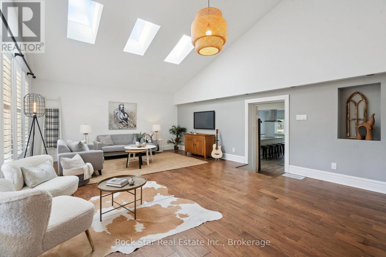 Single Family House for Sale in  ROSEDALE AVENUE Hamilton (Rosedale) 