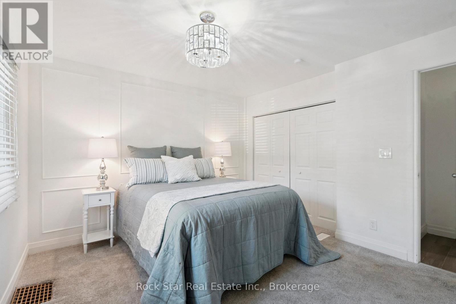 Single Family House for Sale in  ROSEDALE AVENUE Hamilton (Rosedale) 