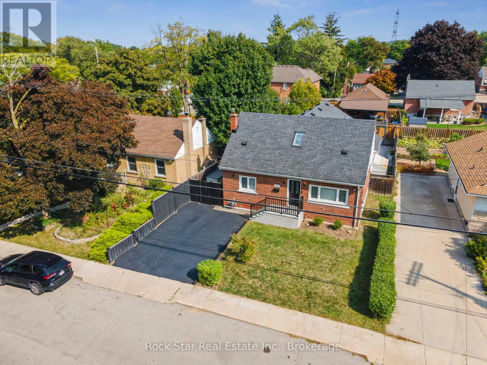 Single Family House for Sale in  ROSEDALE AVENUE Hamilton (Rosedale) 