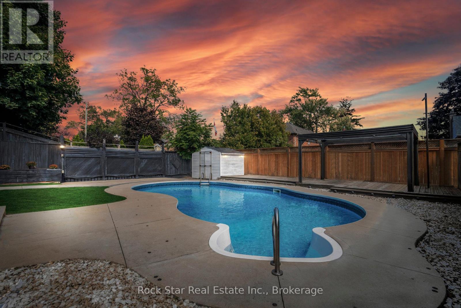 Single Family House for Sale in  ROSEDALE AVENUE Hamilton (Rosedale) 