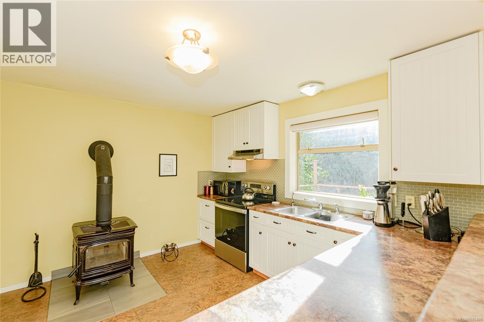 137 Forest Ridge Rd, Salt Spring