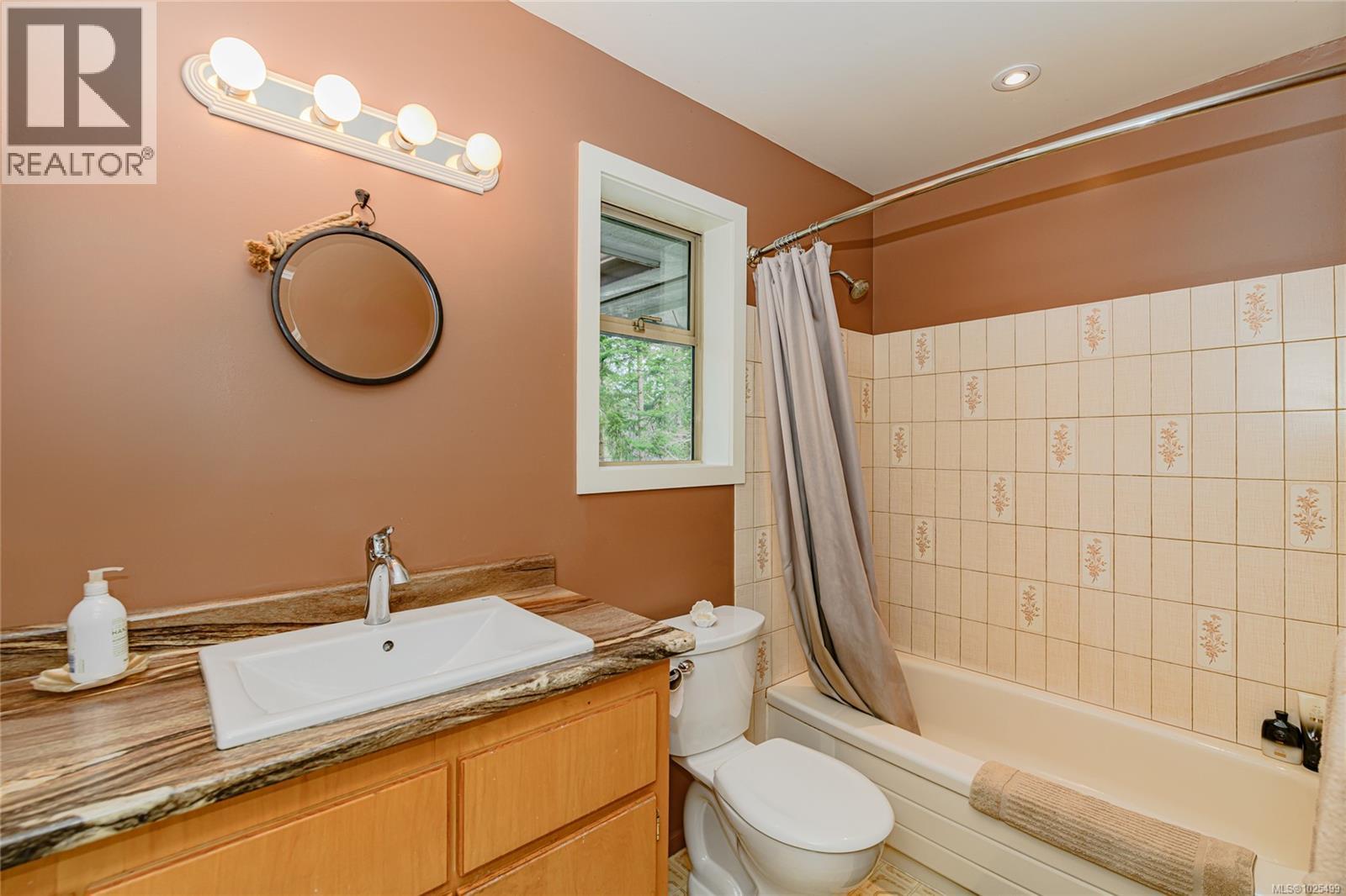 137 Forest Ridge Rd, Salt Spring