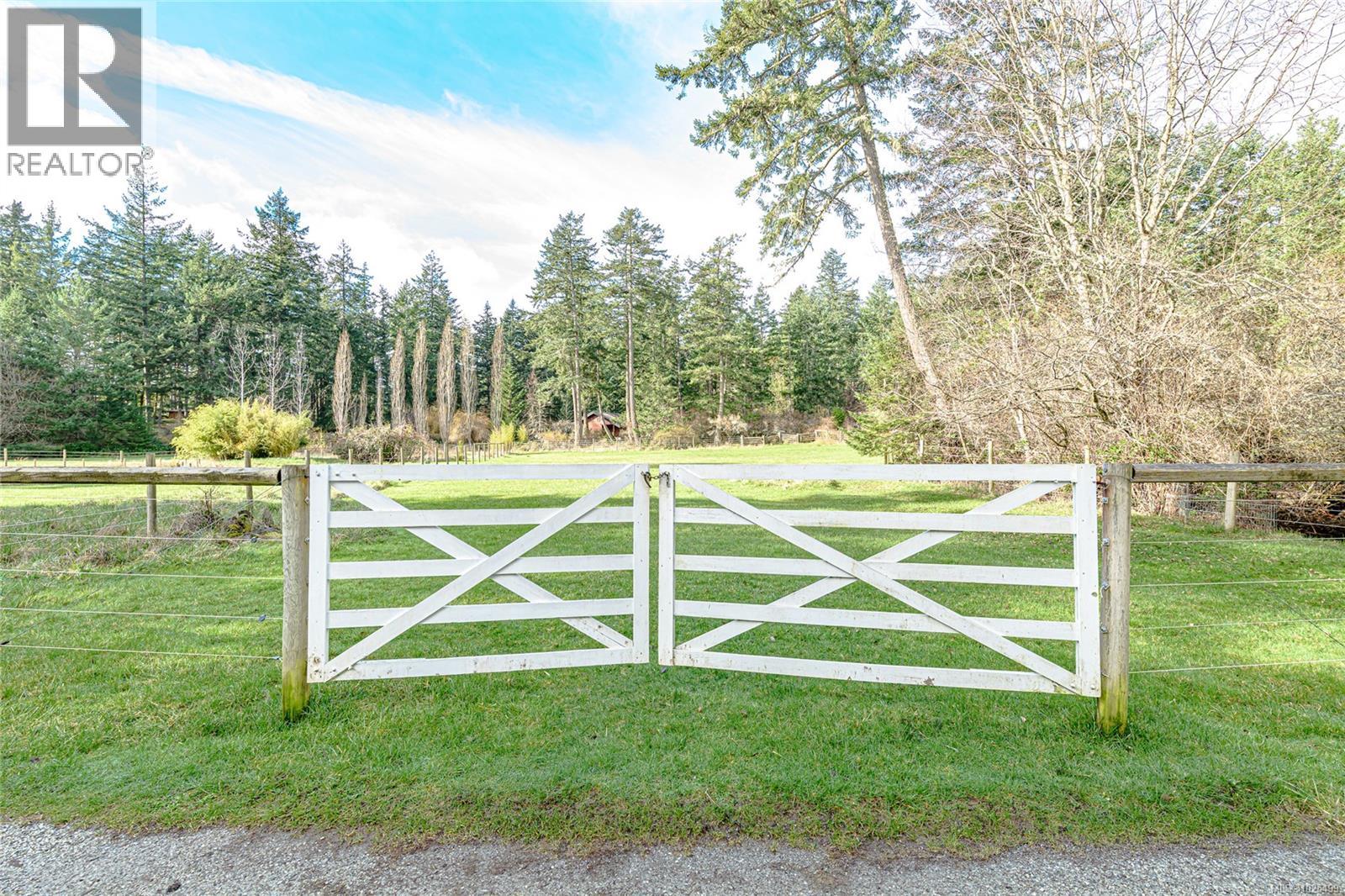 137 Forest Ridge Rd, Salt Spring