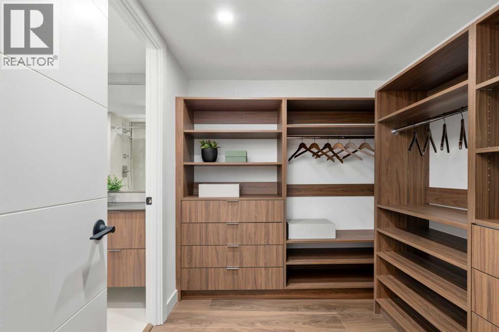 Single Family House Multi-level for Sale in    Avenue SW Mission Calgary 