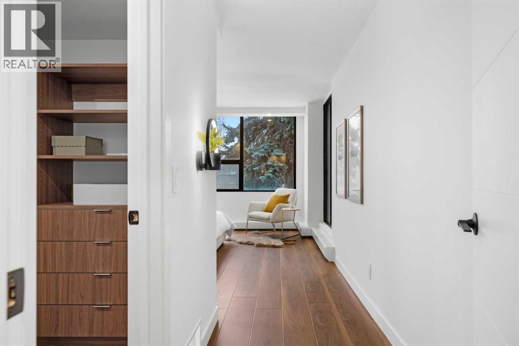 Single Family House Multi-level for Sale in    Avenue SW Mission Calgary 