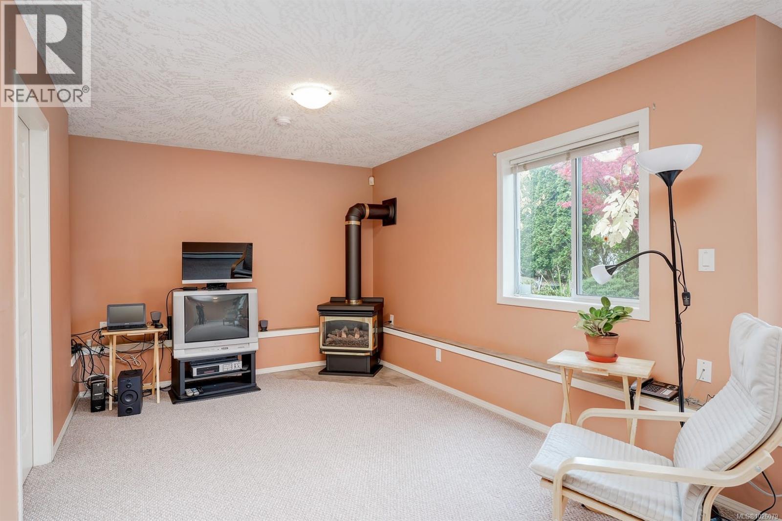  1175 Gait Lane, Saanich