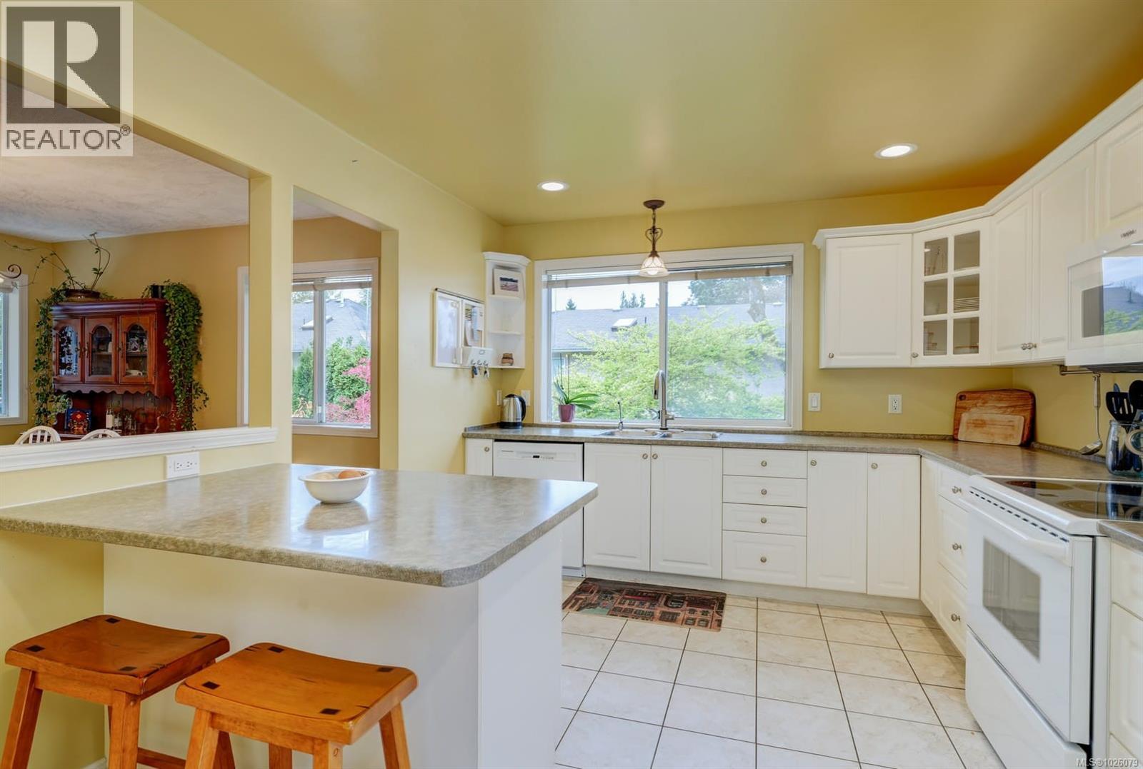  1175 Gait Lane, Saanich