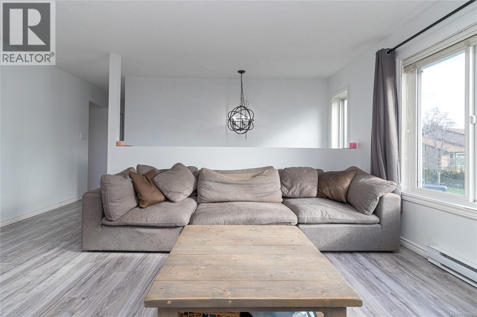 2218 Magnolia Pl, Sidney