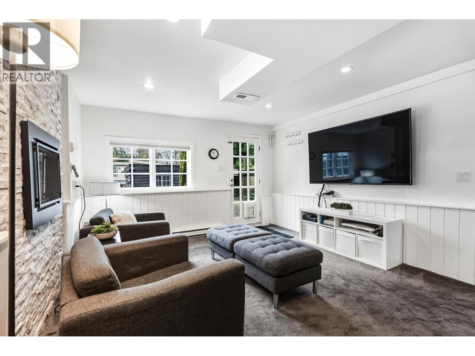 2103 W KEITH ROAD, North Vancouver