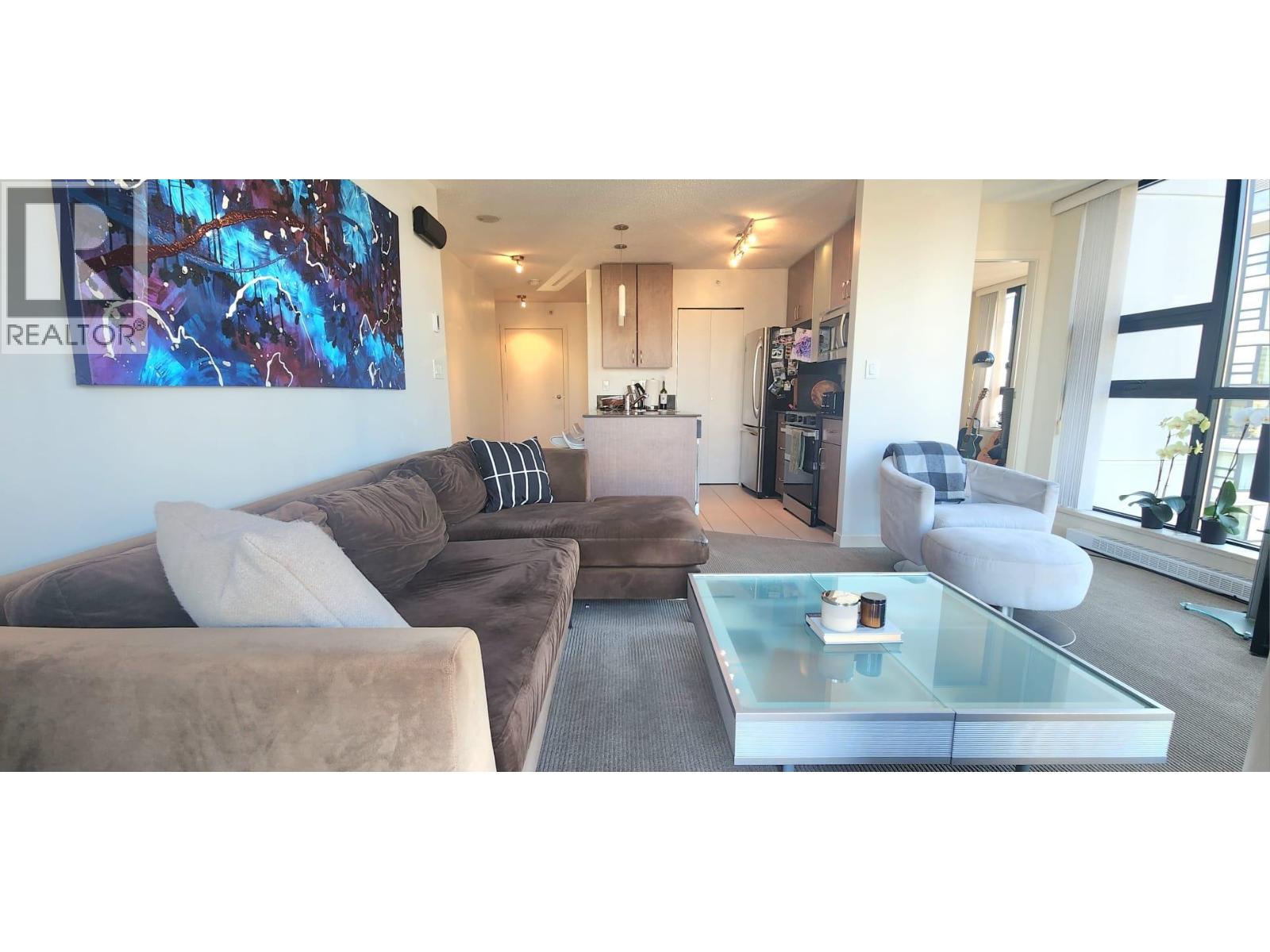 909 MAINLAND Street - photo 2