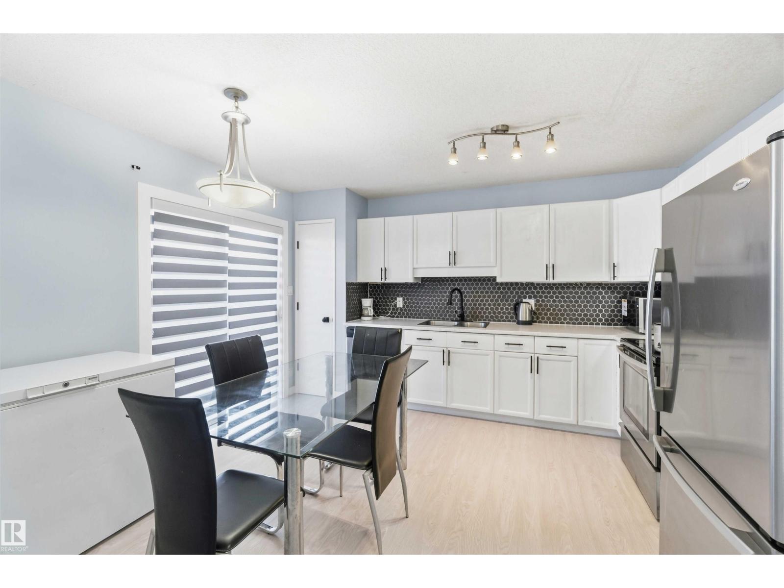 #8 15128 22 ST NW - 11