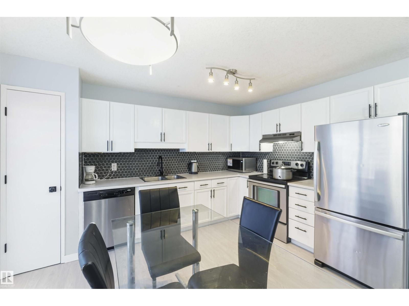 #8 15128 22 ST NW, Edmonton