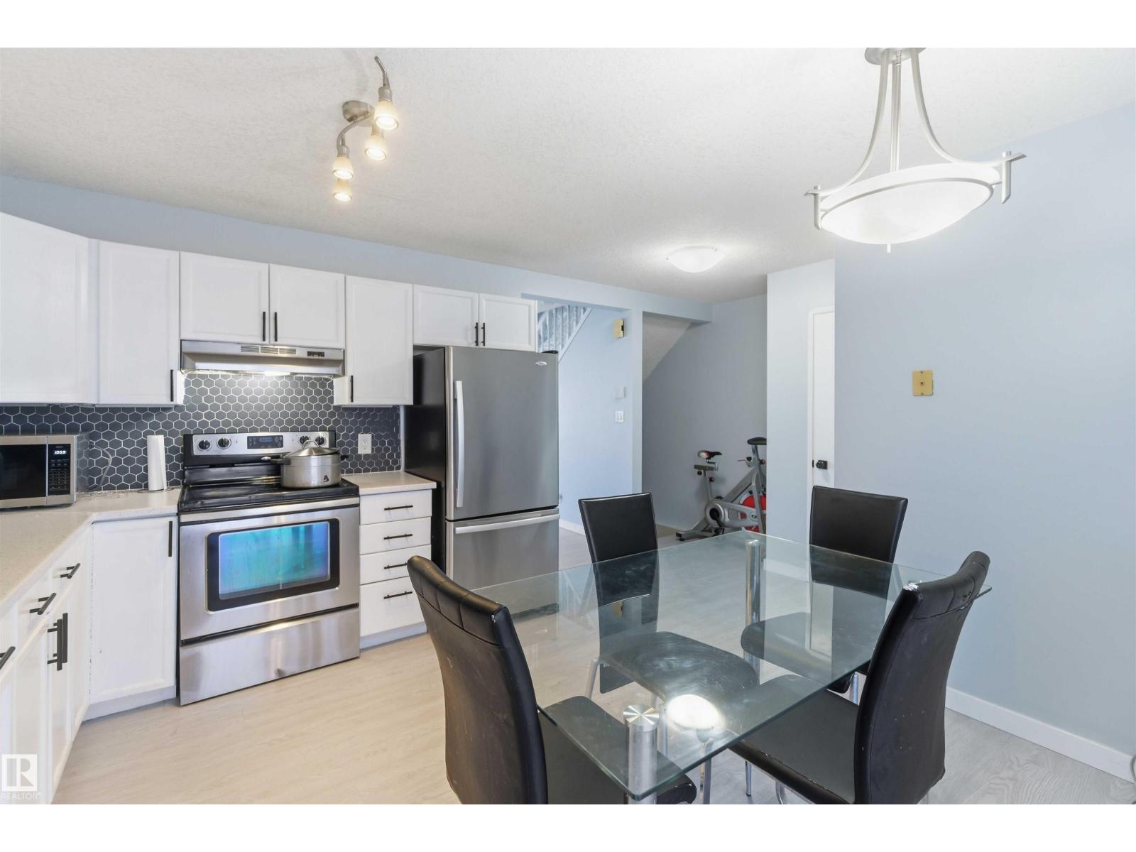 #8 15128 22 ST NW, Edmonton