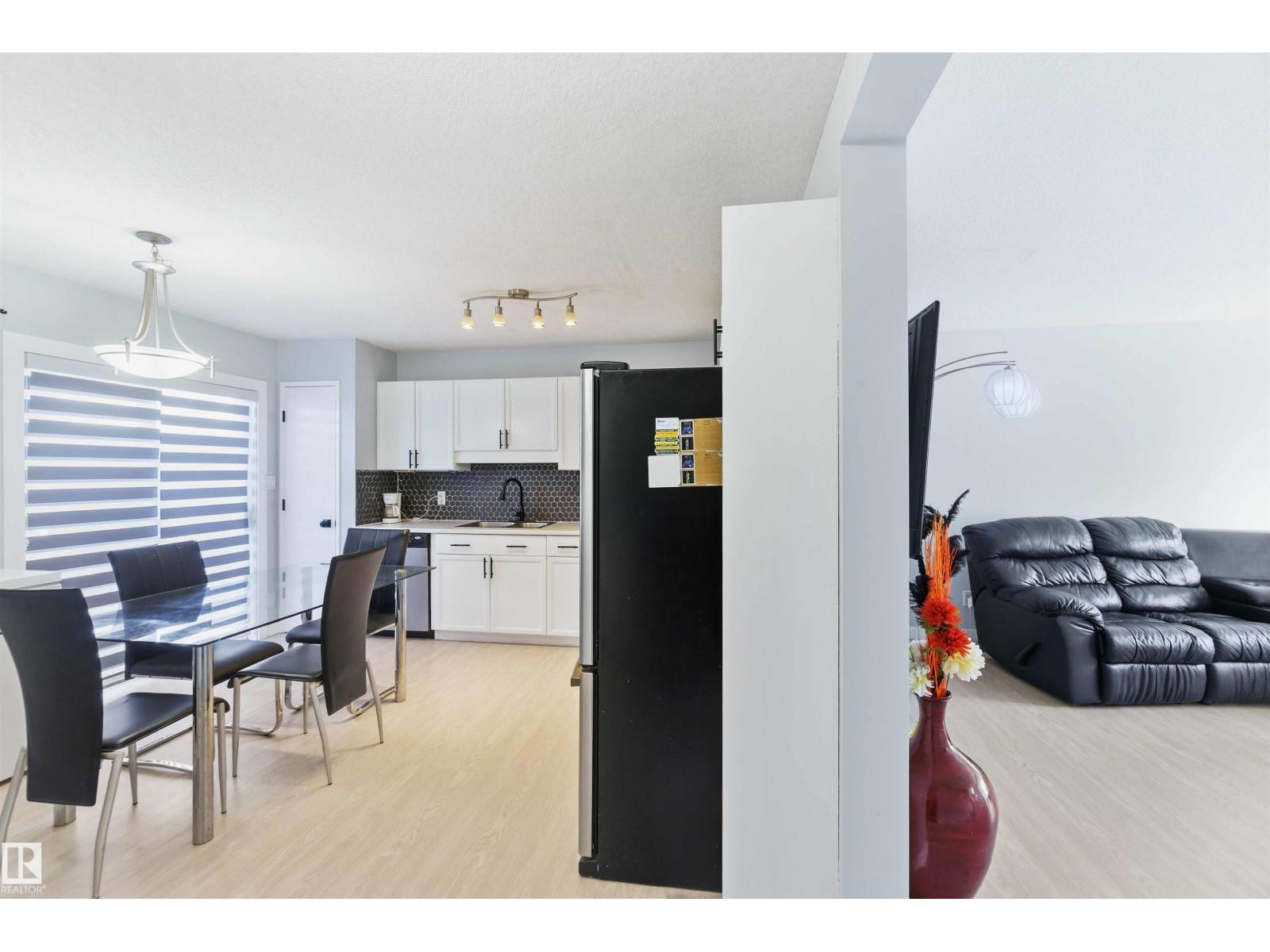 #8 15128 22 ST NW - 16