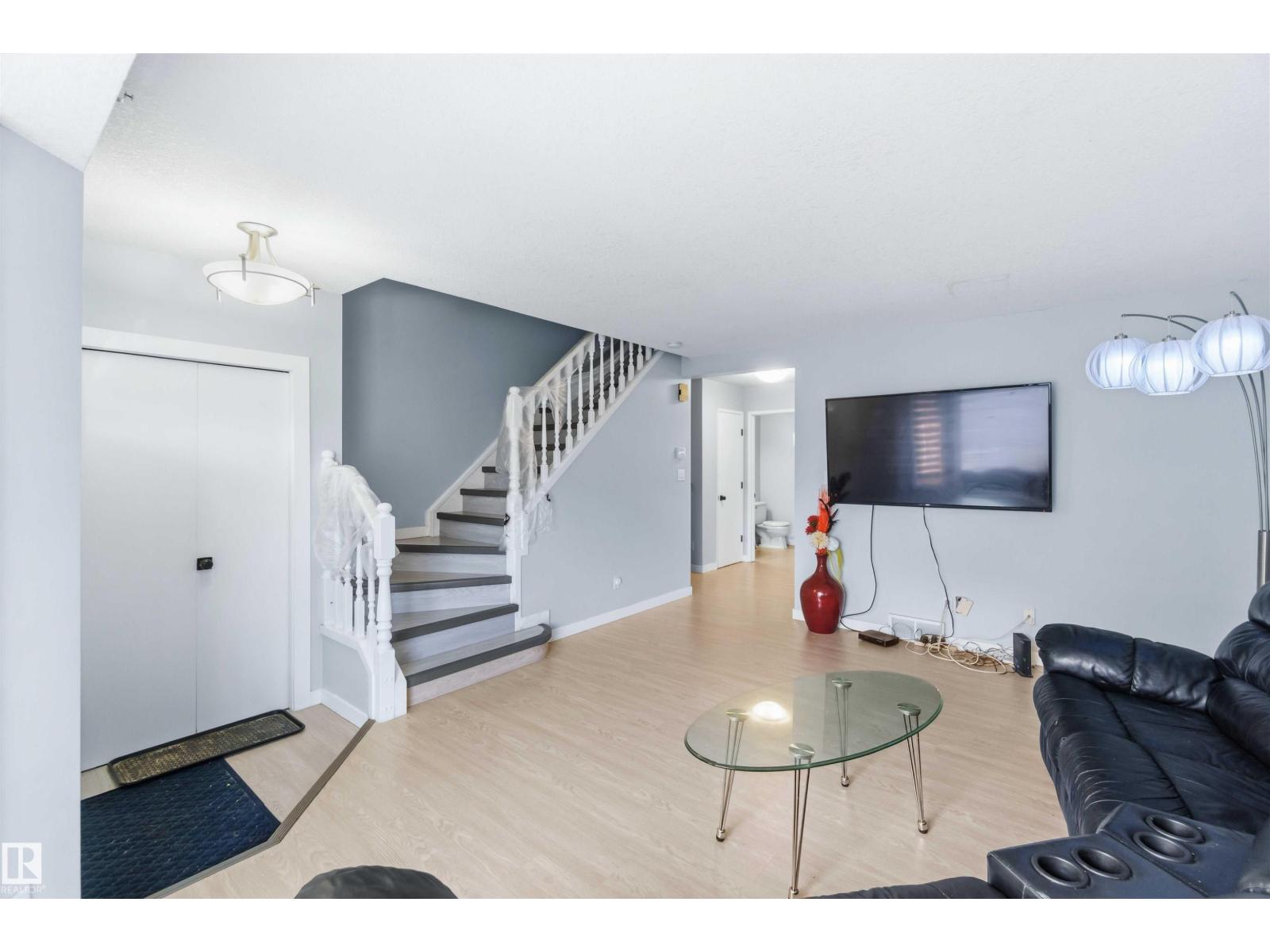 #8 15128 22 ST NW, Edmonton