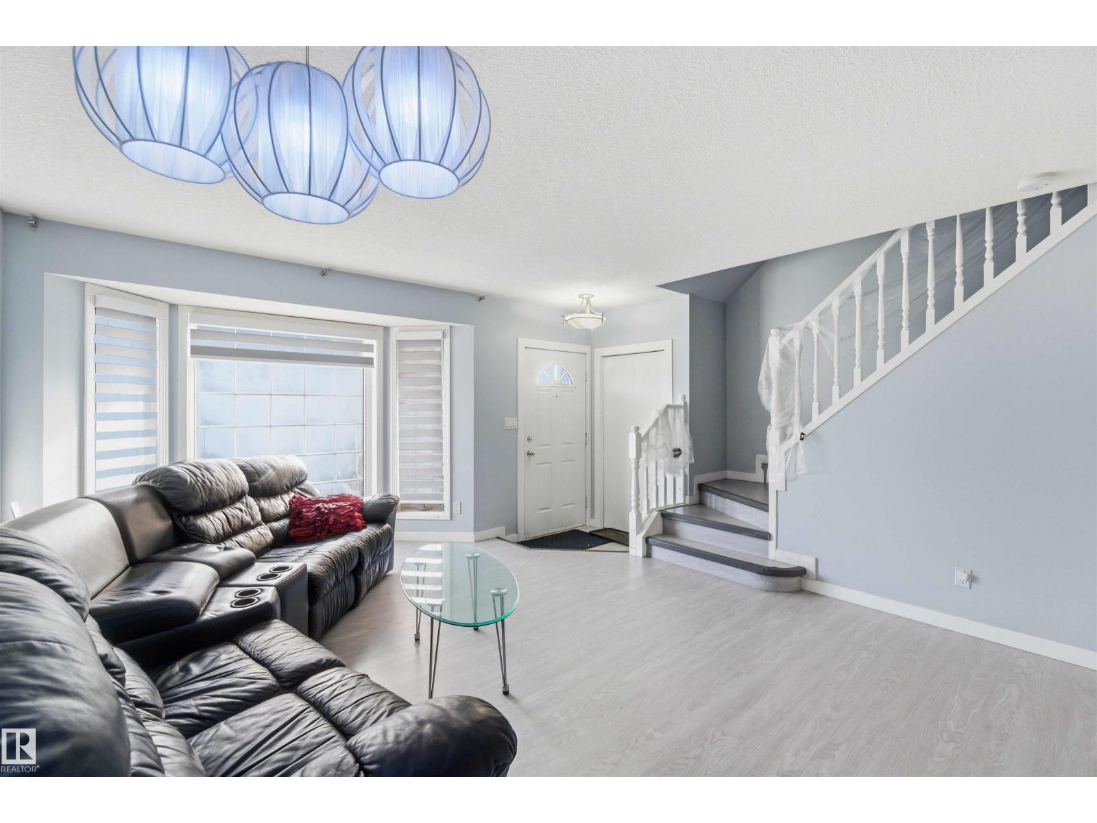 #8 15128 22 ST NW, Edmonton