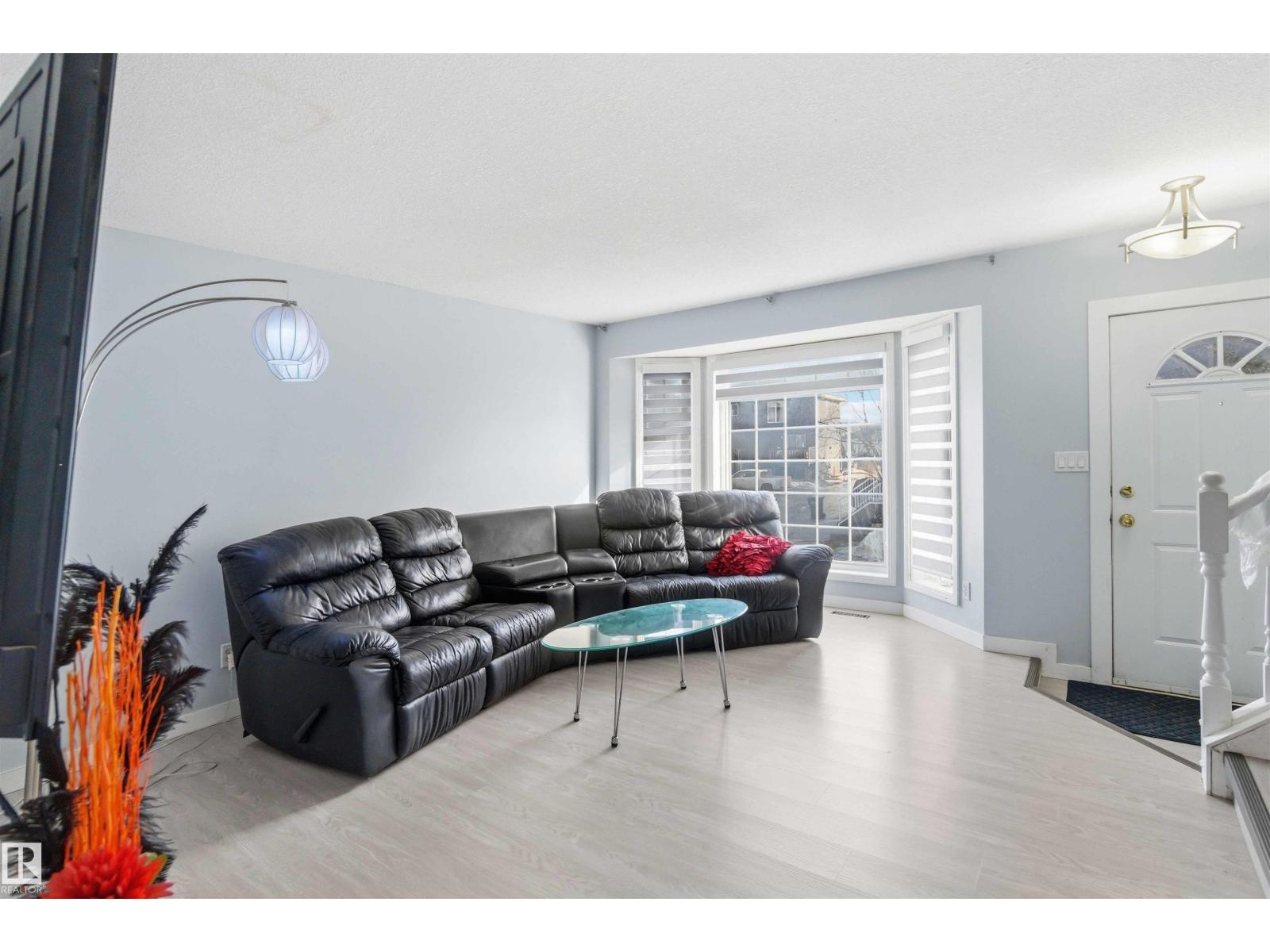 #8 15128 22 ST NW, Edmonton