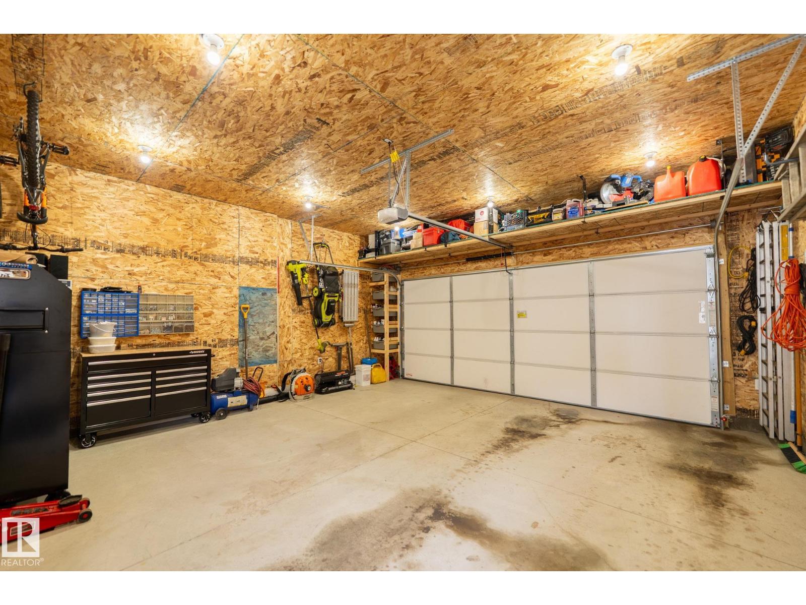 39 FENWYCK BV, Spruce Grove