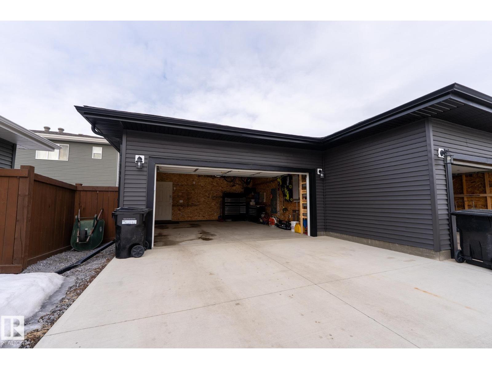 39 FENWYCK BV, Spruce Grove