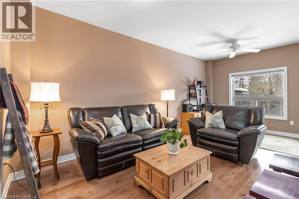 1036 FERNRIDGE Common - Photo 4 of 33, Burlington, Ontario