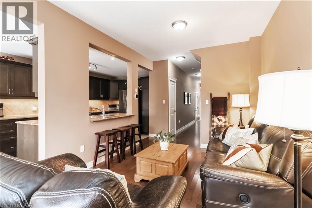 1036 FERNRIDGE Common - Photo 5 of 33, Burlington, Ontario