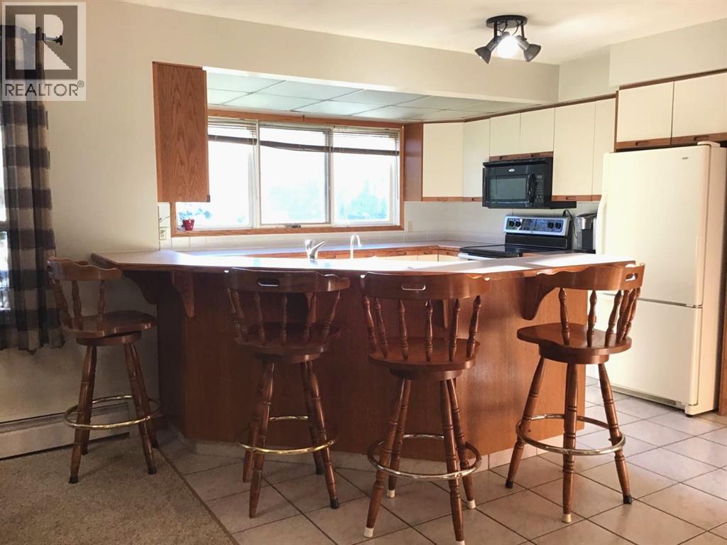 82 Feero Drive - Photo 4 of 37, Whitecourt, Alberta