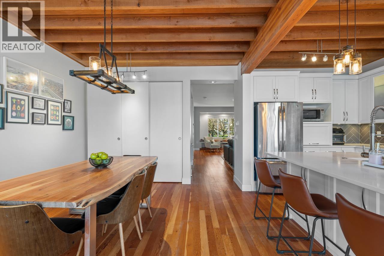 245 HOLLY AVENUE, New Westminster