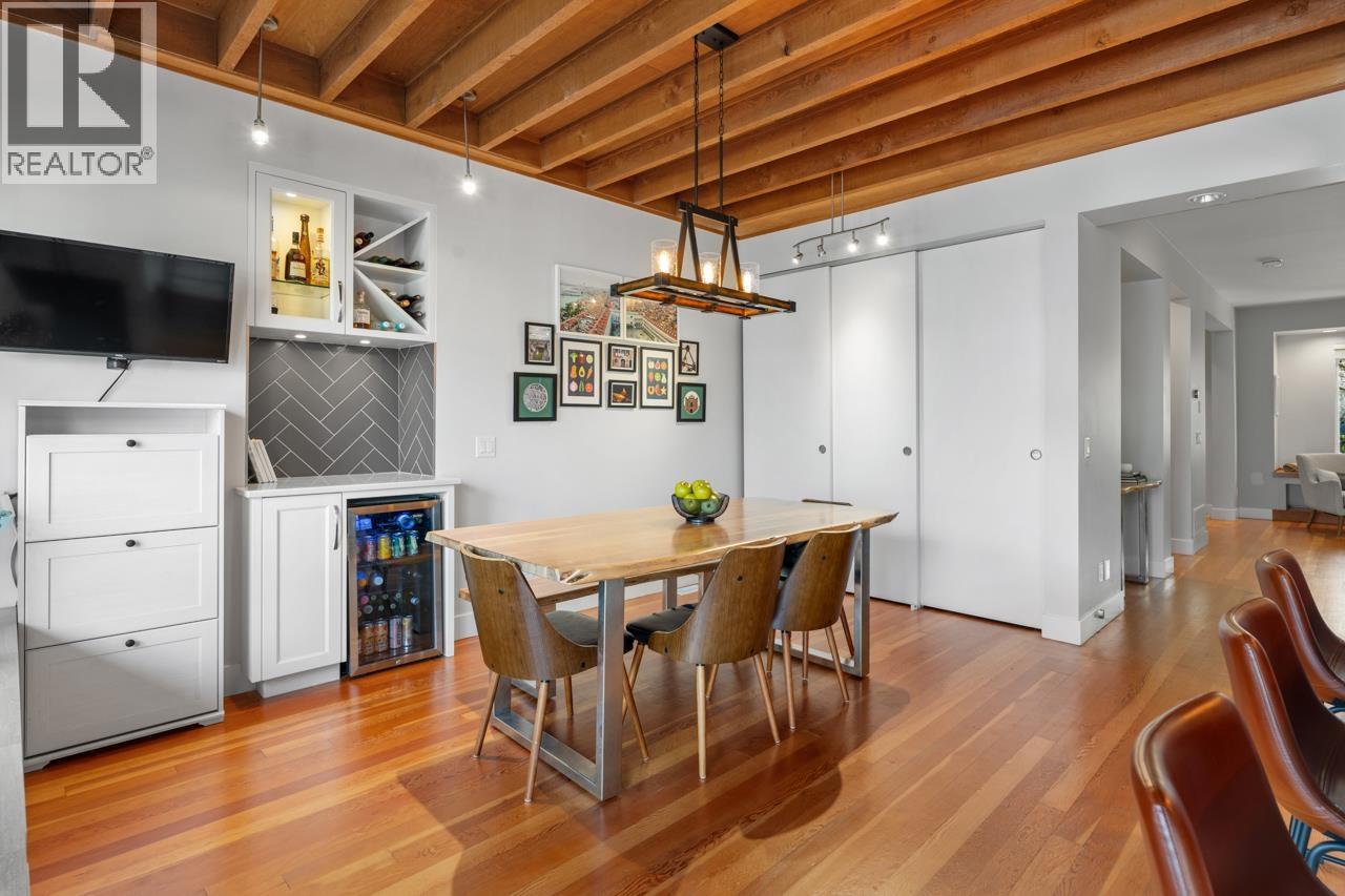 245 HOLLY AVENUE, New Westminster