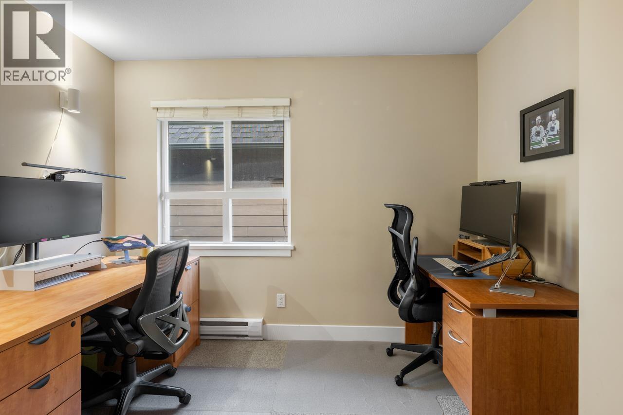 245 HOLLY AVENUE, New Westminster