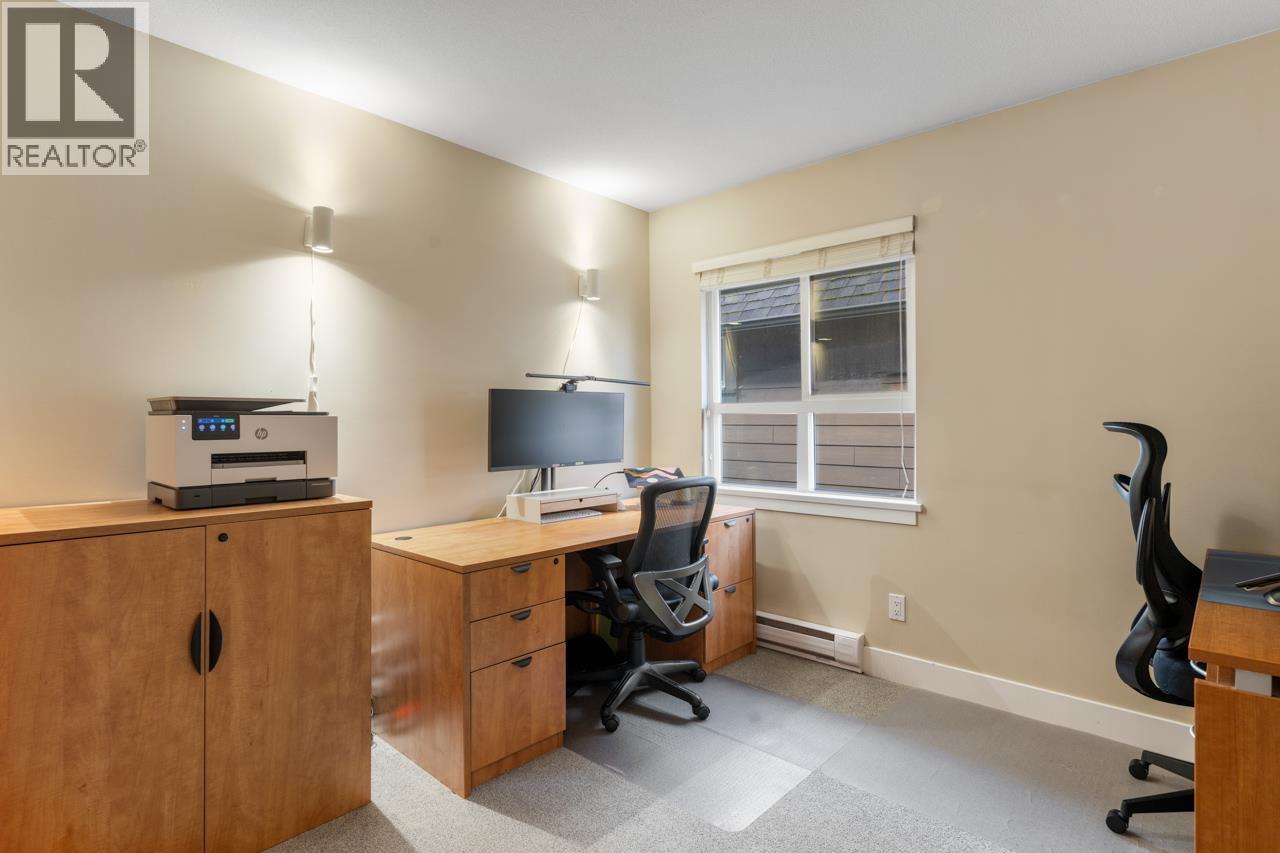 245 HOLLY AVENUE, New Westminster