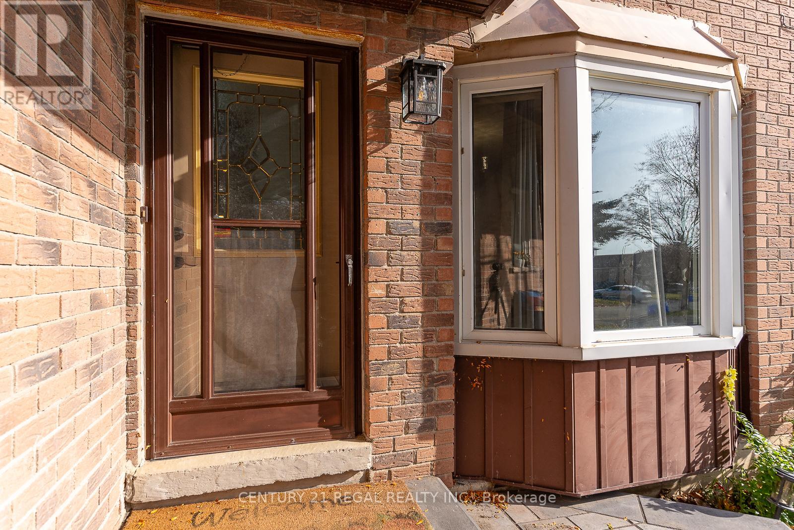 28 UPLAND DRIVE - 4