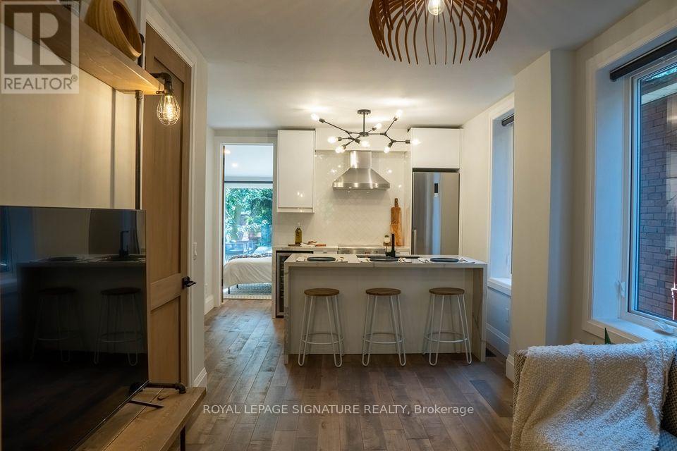 2ND FLOOR - 166 OAKMOUNT ROAD - Photo 3 of 18, Toronto (High Park North), Ontario