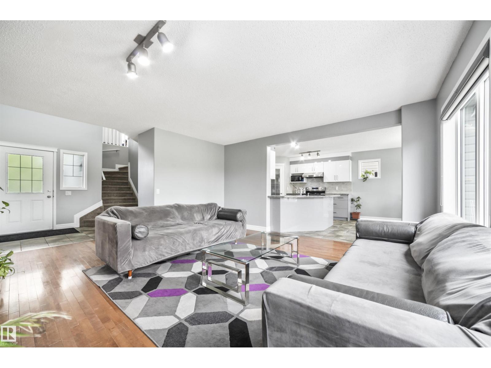 324 79 ST SW, Edmonton