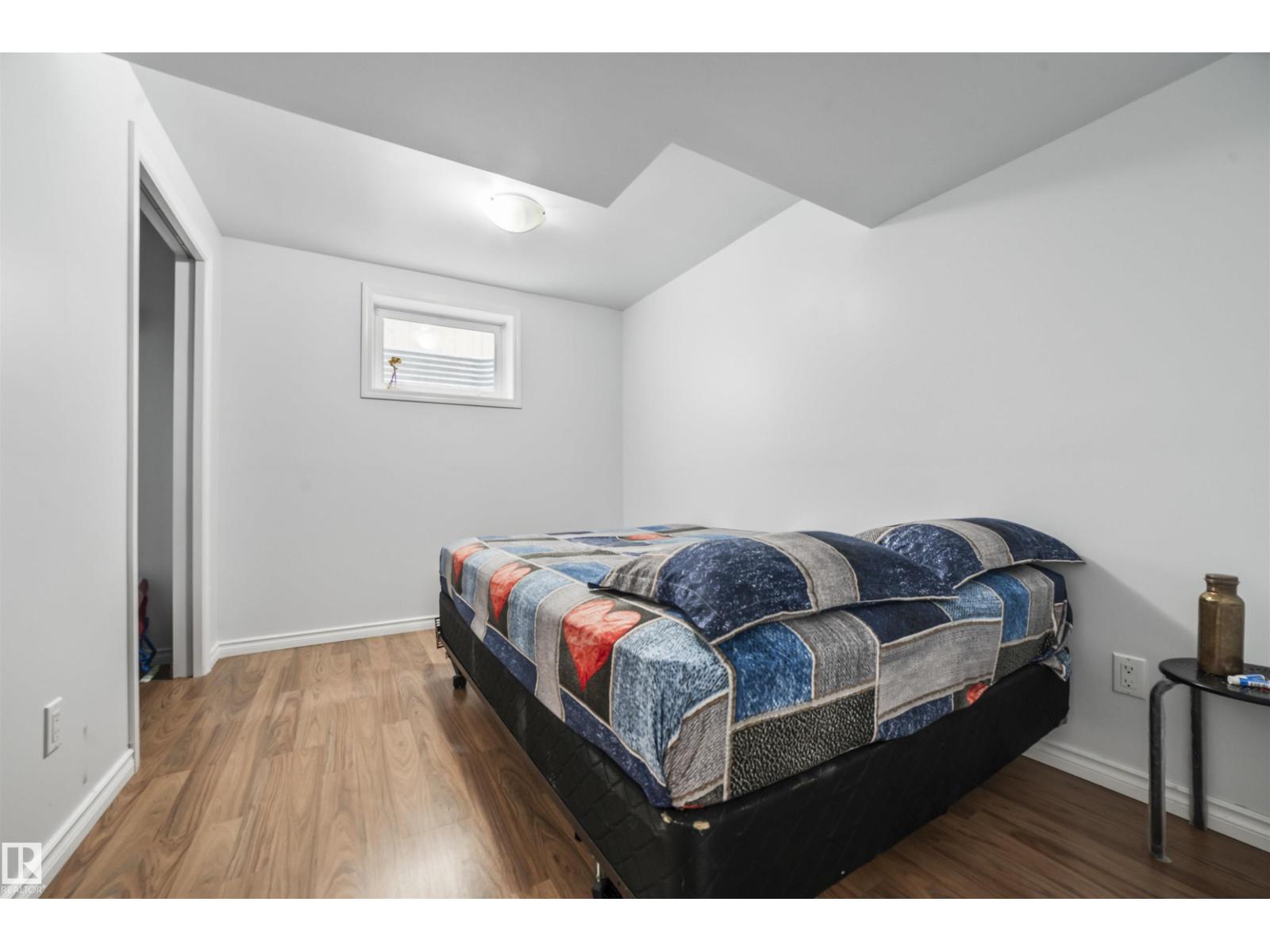 324 79 ST SW, Edmonton