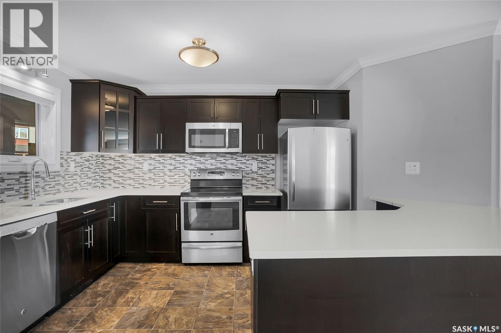 110 102 Manek ROAD - Photo 5 of 29, Saskatoon, Saskatchewan