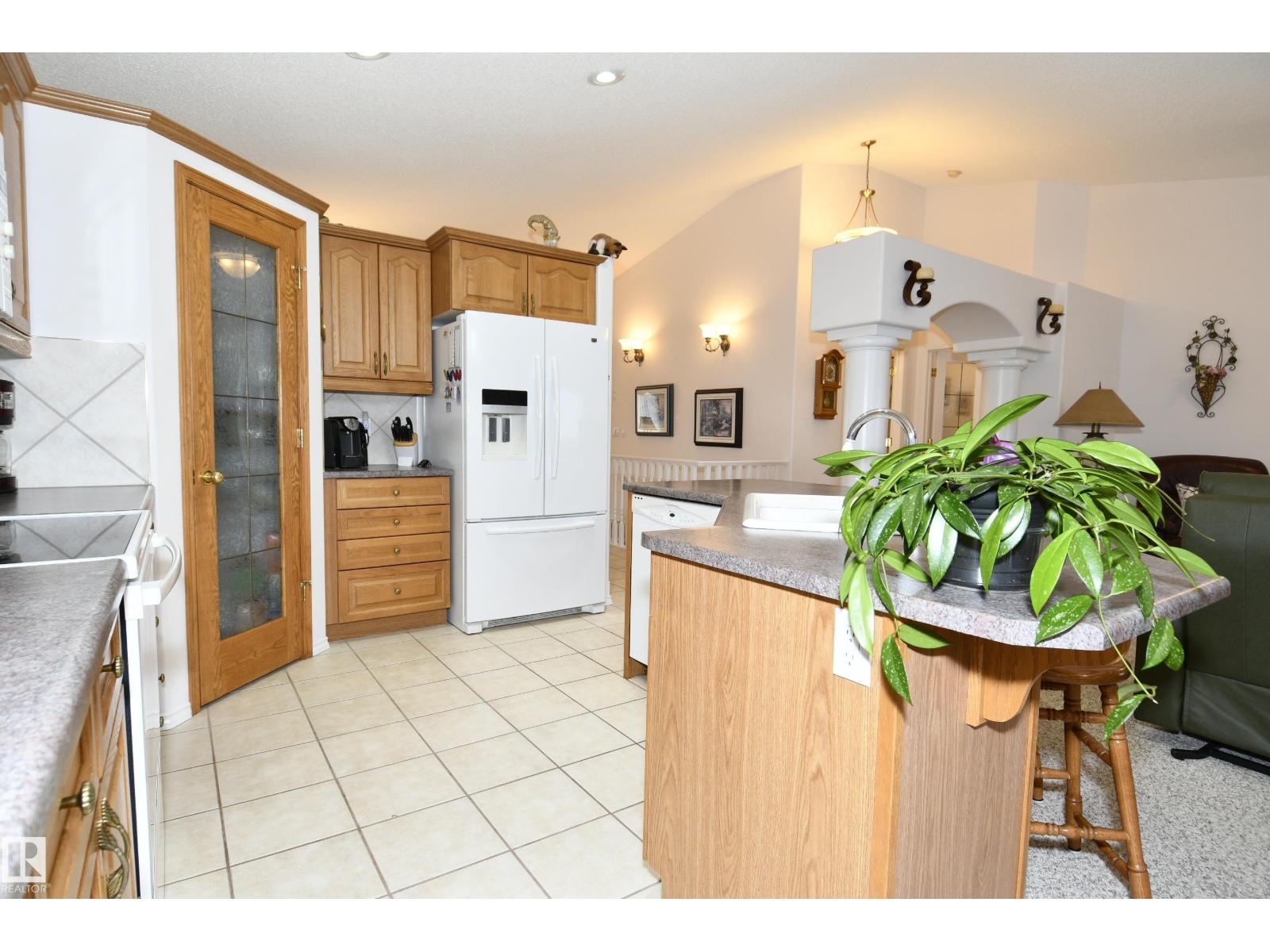 #5 102 BRIDGEPORT CX, Leduc