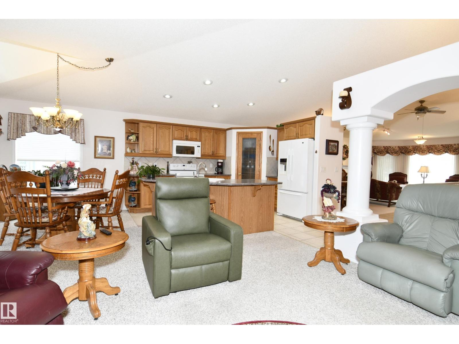 #5 102 BRIDGEPORT CX, Leduc