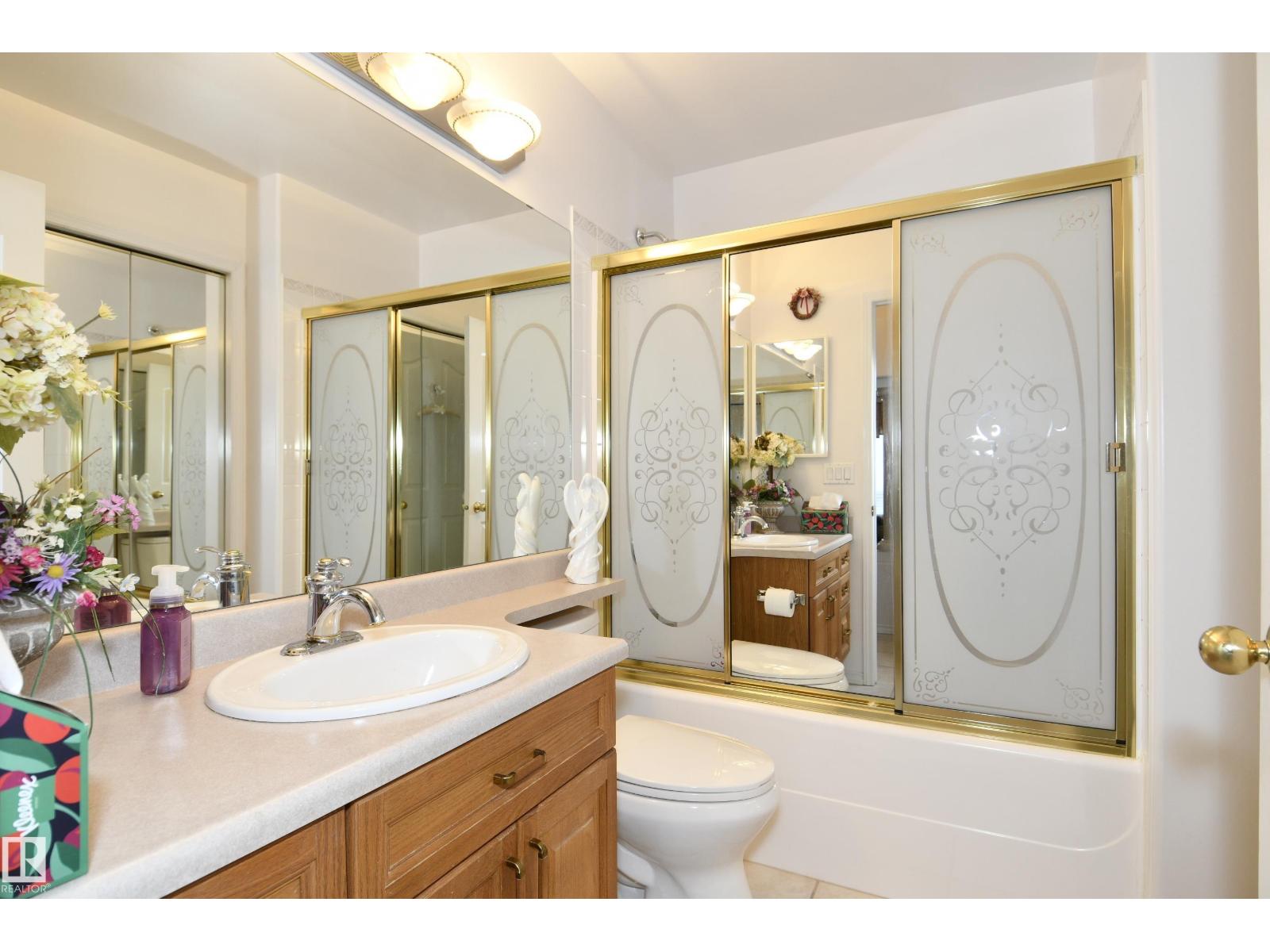 #5 102 BRIDGEPORT CX, Leduc