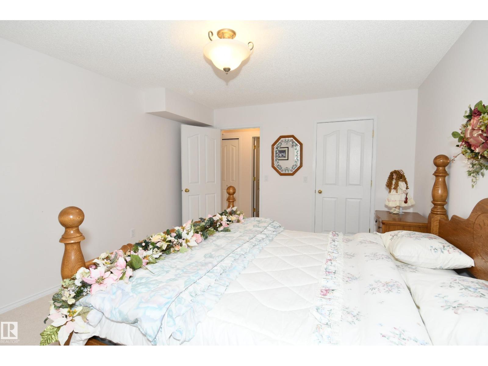 #5 102 BRIDGEPORT CX, Leduc