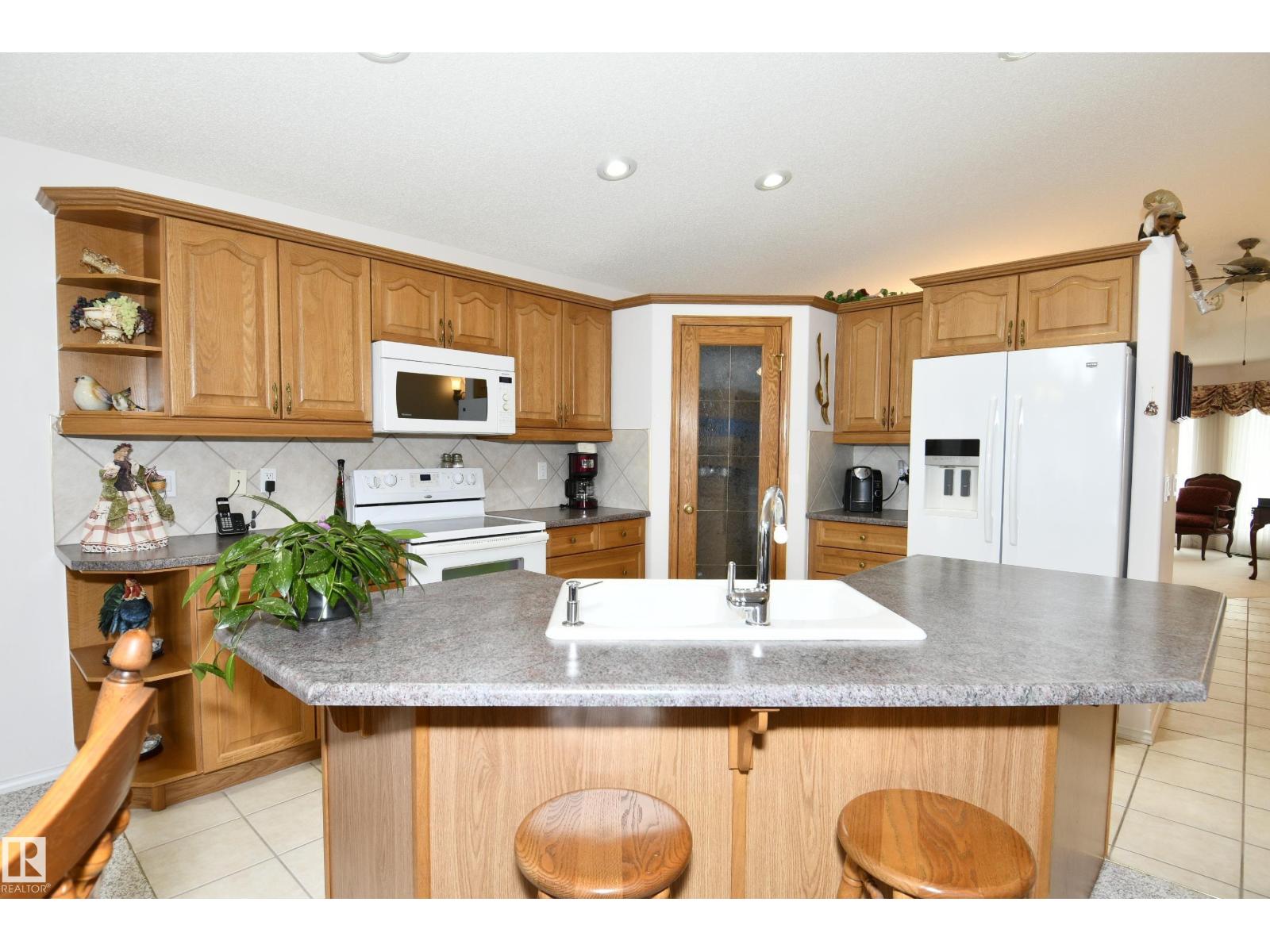 #5 102 BRIDGEPORT CX, Leduc