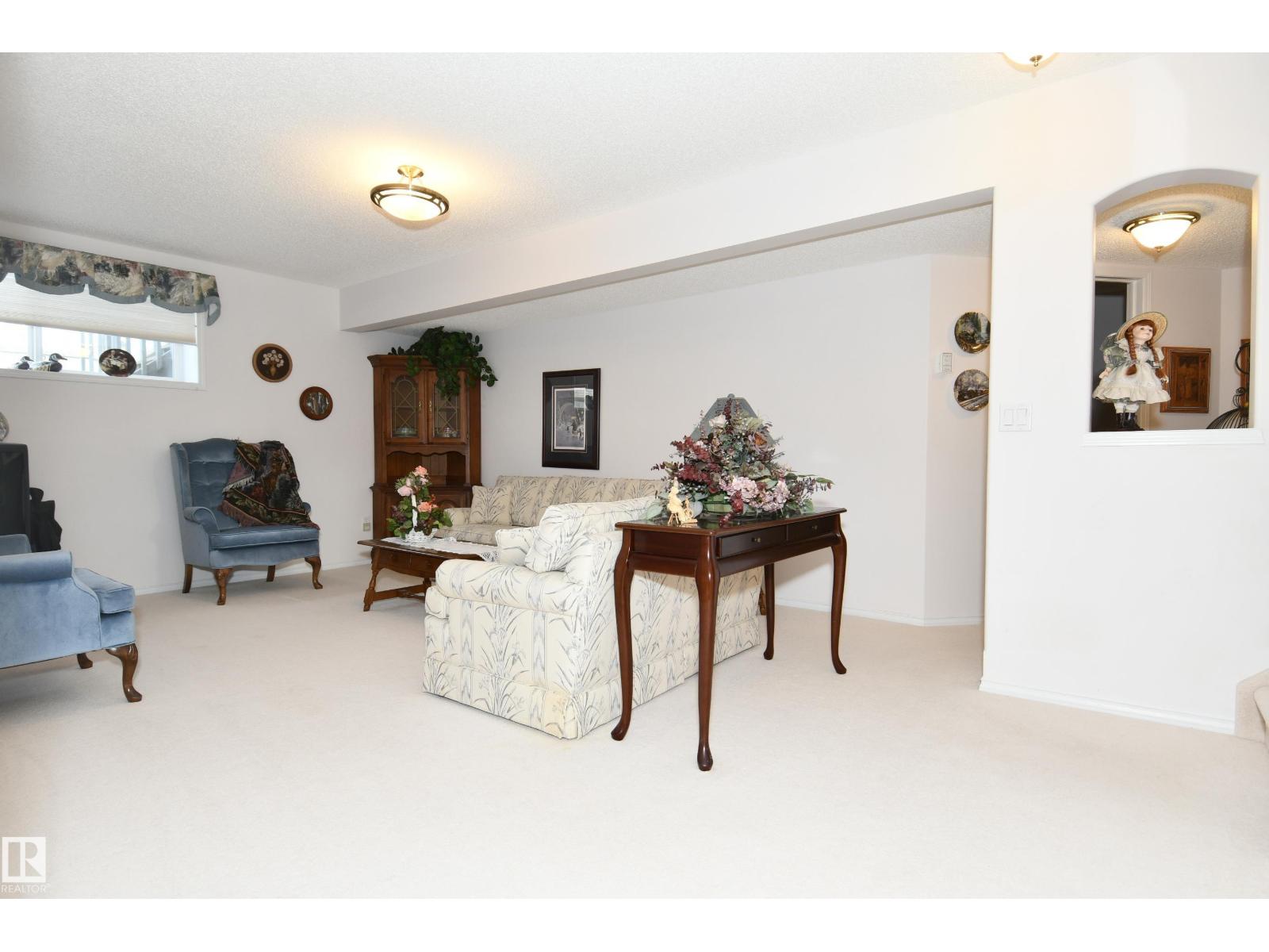 #5 102 BRIDGEPORT CX, Leduc