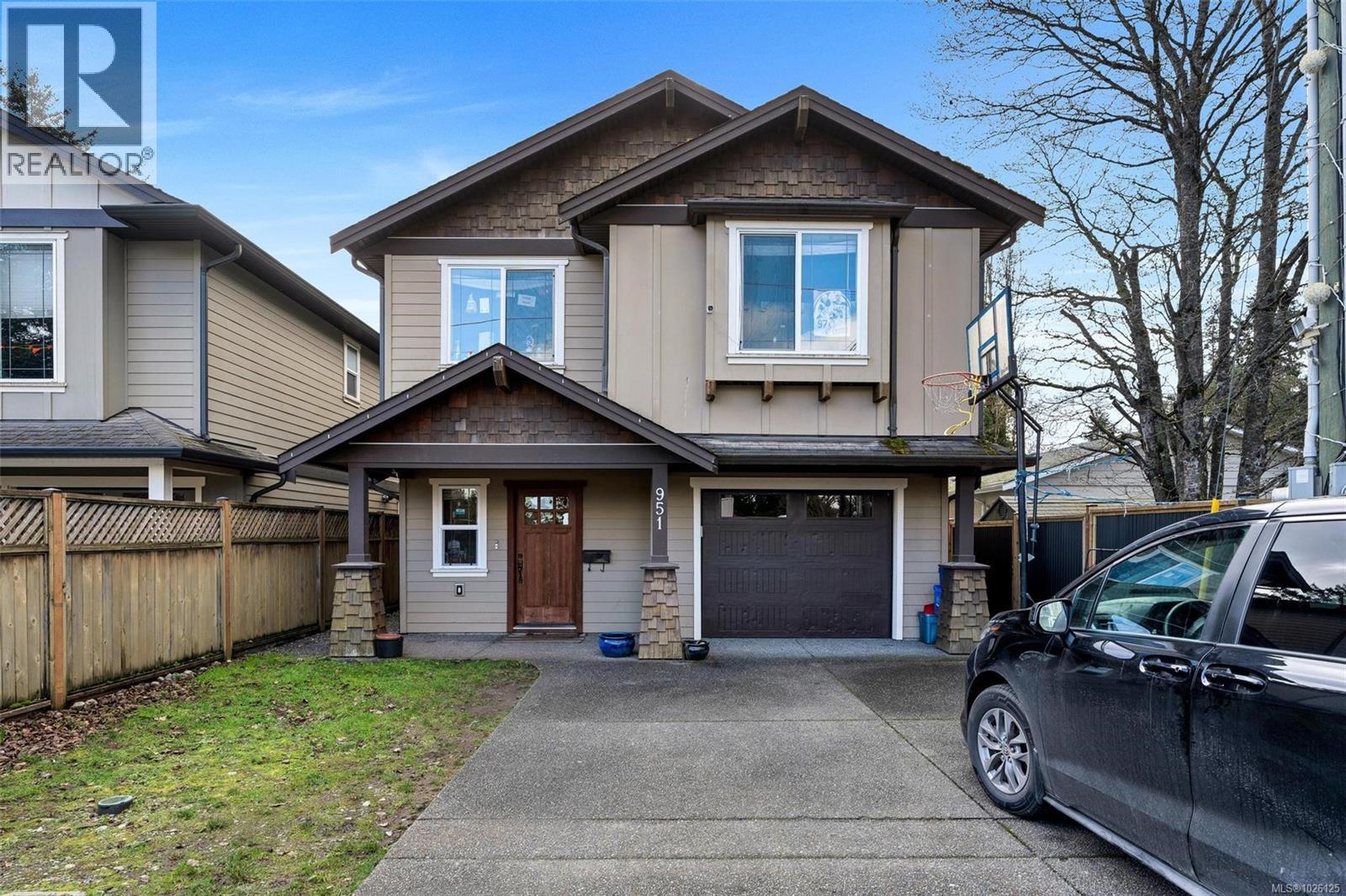 951 Bray Ave - 2