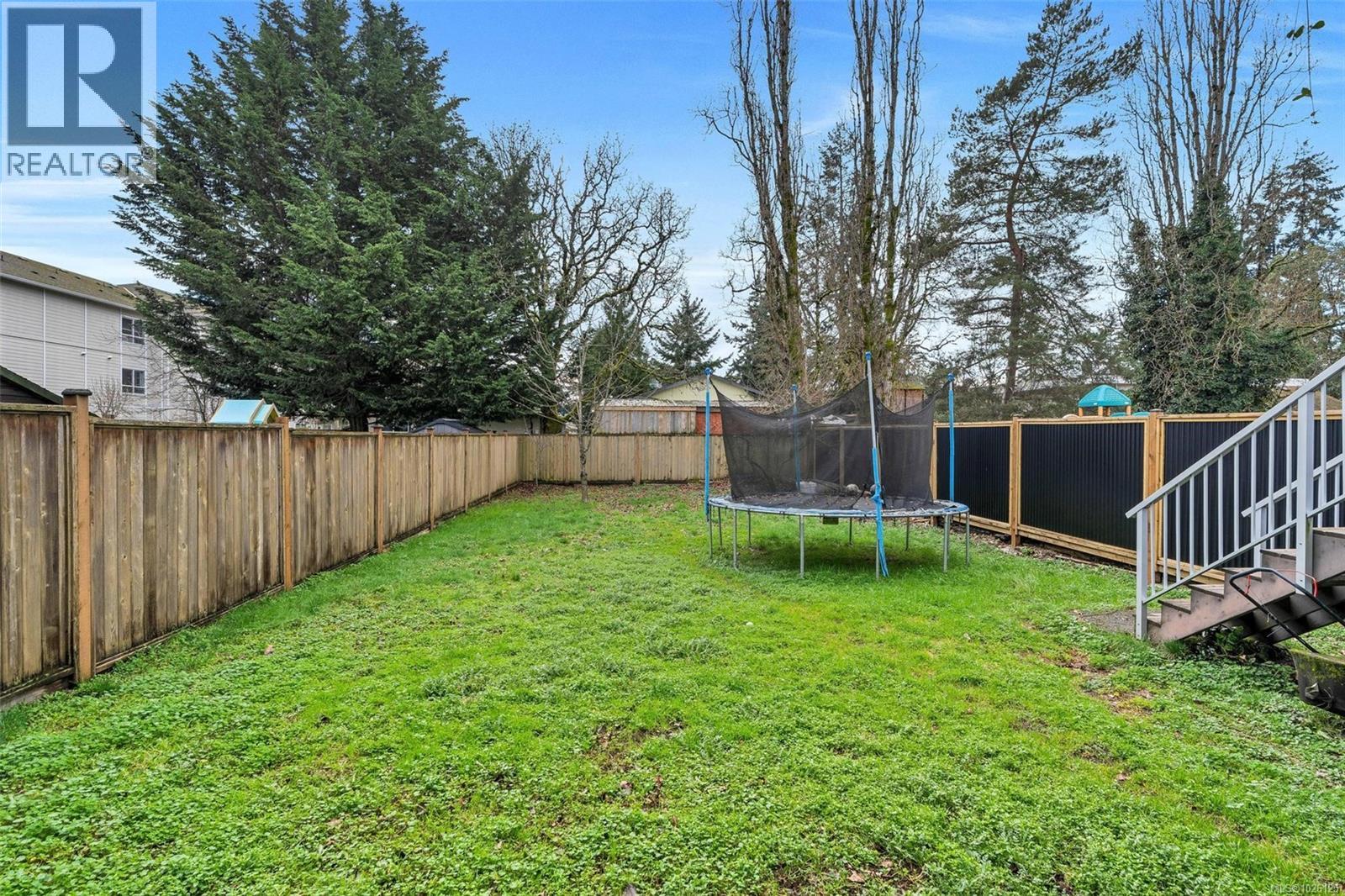 951 Bray Ave - 33