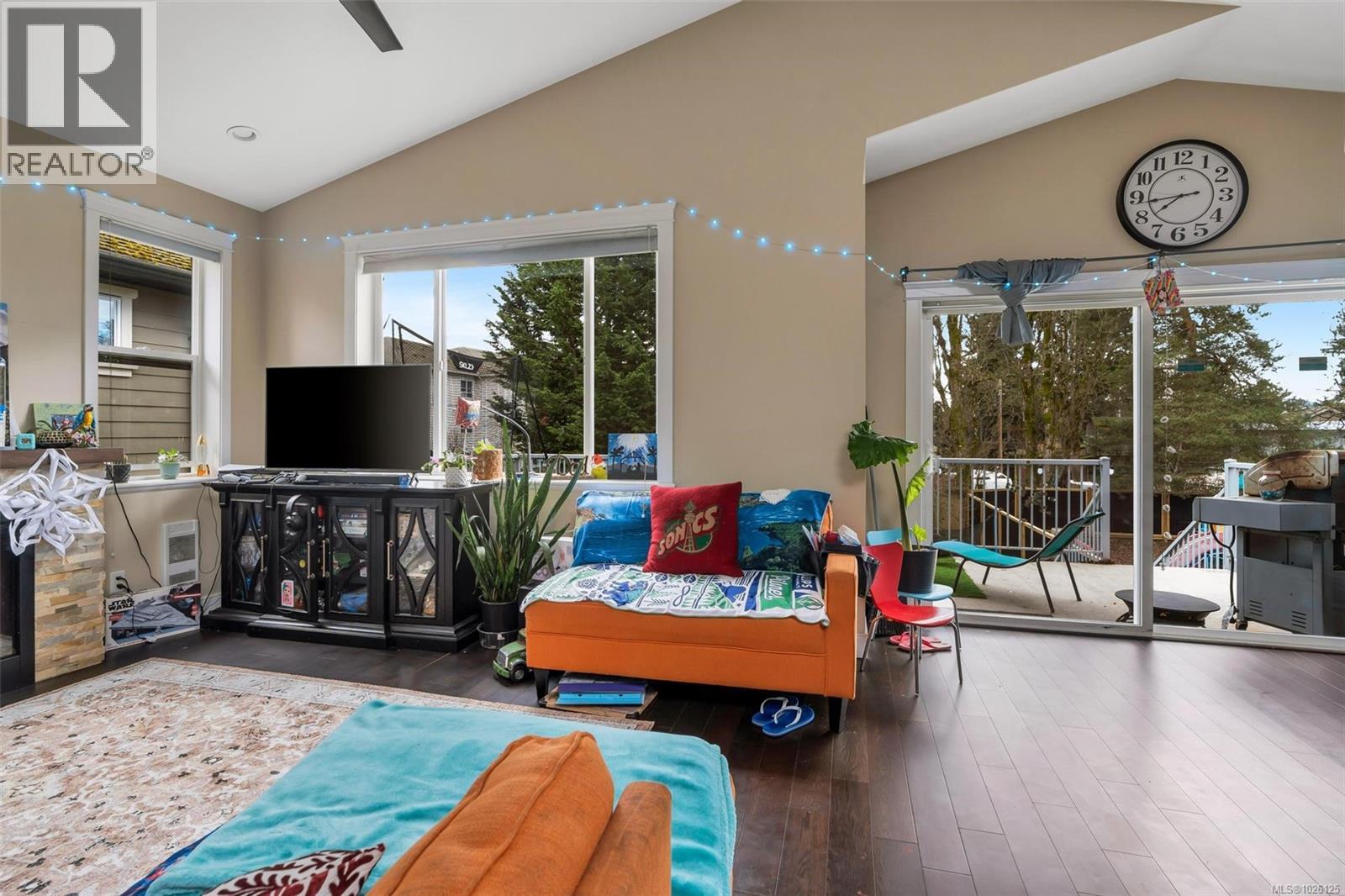951 Bray Ave - 4