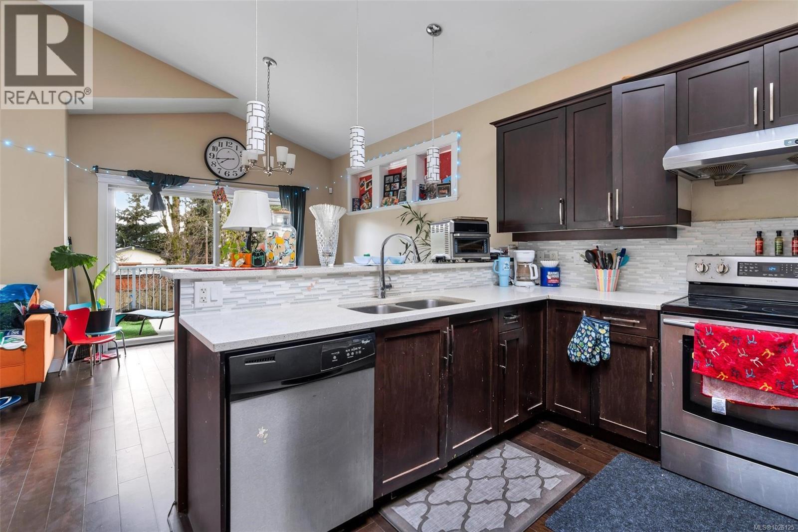 951 Bray Ave - 6