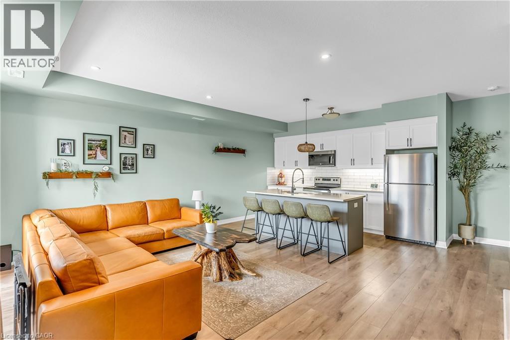 #82 261 WOODBINE AVENUE - 8