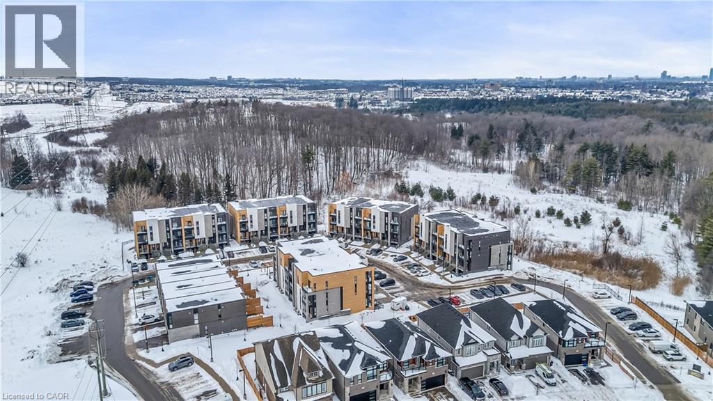 #82 261 WOODBINE AVENUE - 32