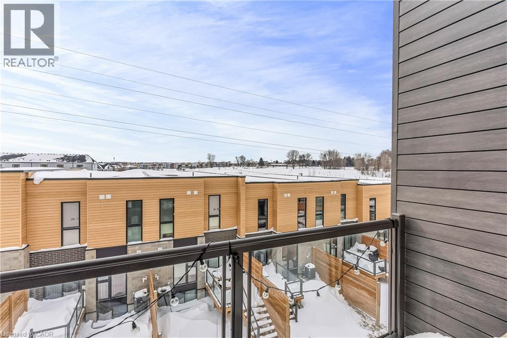 #82 261 WOODBINE AVENUE - 31